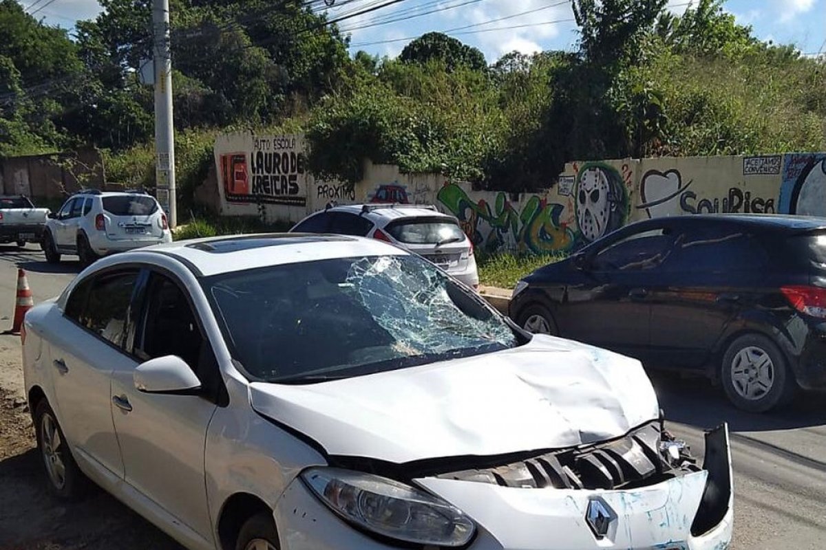 Homem é atropelado por carro desgovernado em Lauro de Freitas