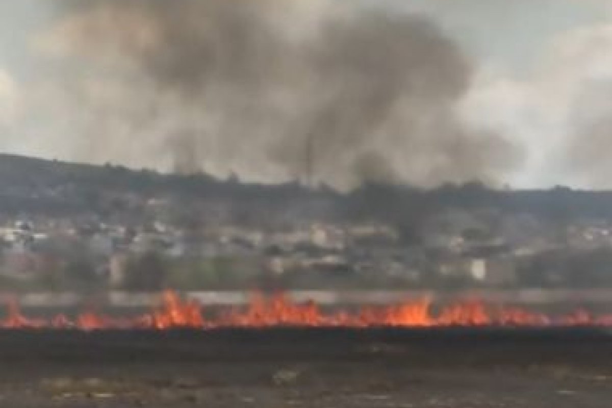 Incêndio atinge área de vegetação de antigo aeroporto de Vitória da Conquista