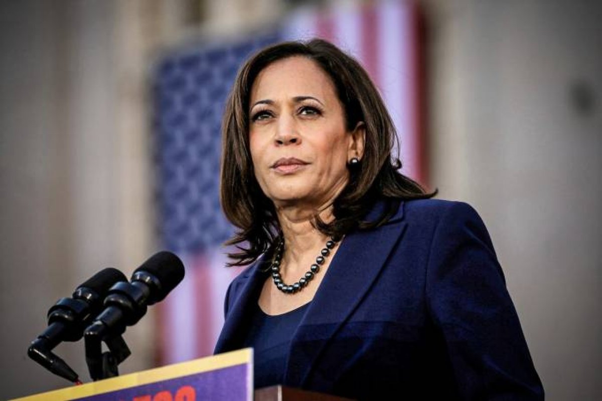 Silêncio de Kamala Harrys em relação a mulheres afegãs é criticado na Internet