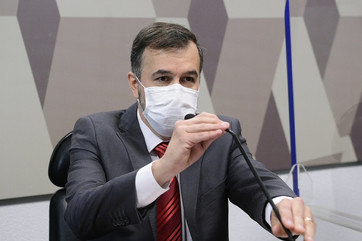 CPI: auditor do TCU descarta supernotificação de mortes por covid no país