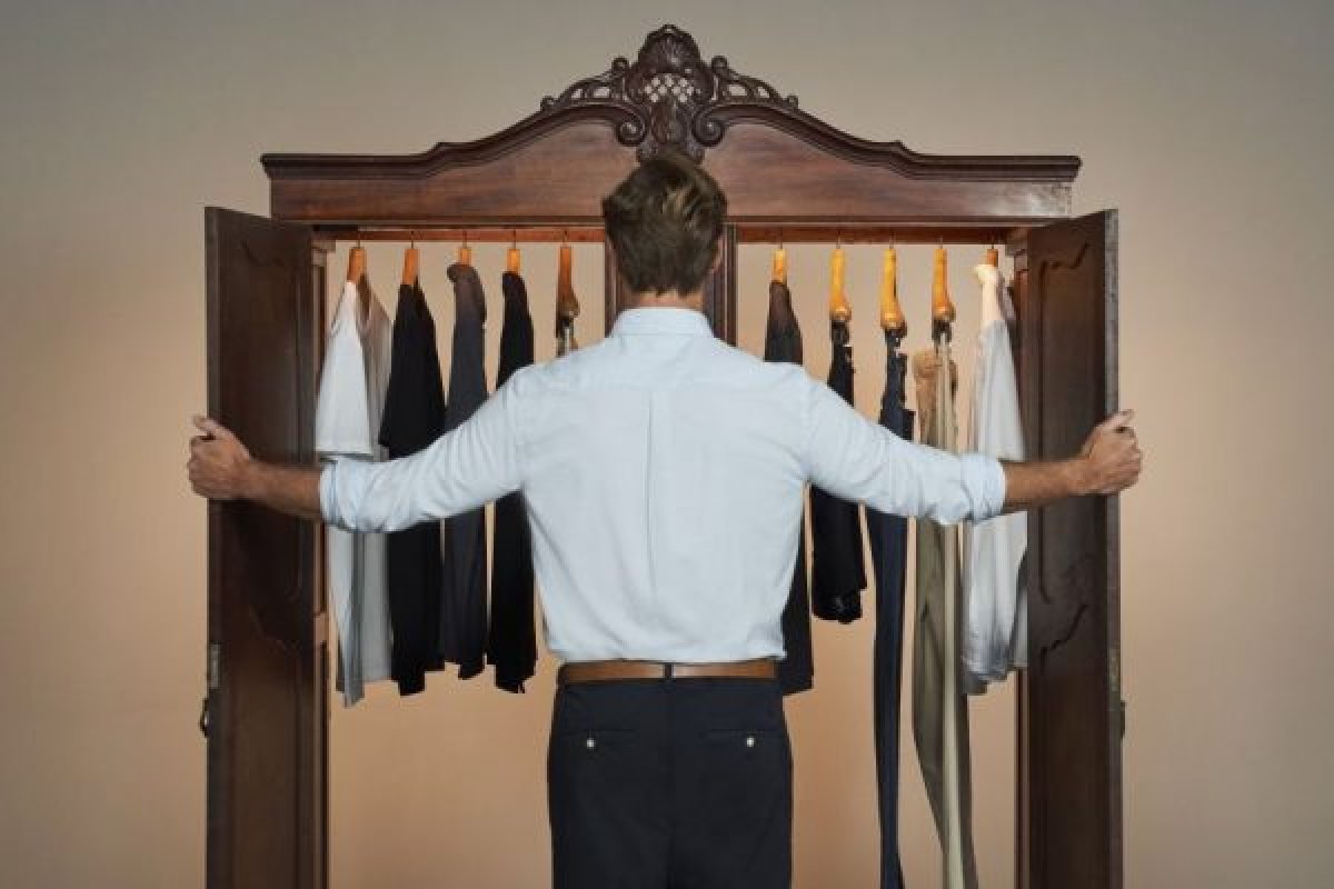 Grife brasileira lança armário cápsula que permite até 96 combinações