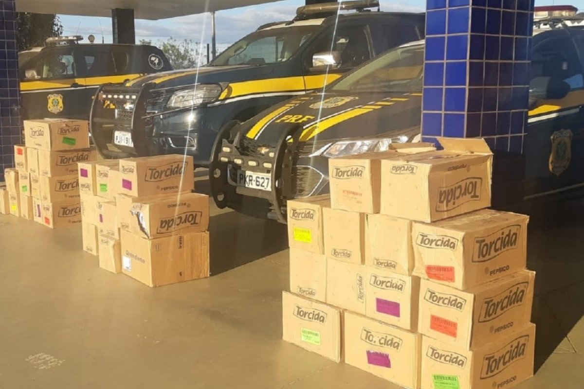 Presos dois homens envolvidos em saques de carga de salgadinhos no interior da Bahia