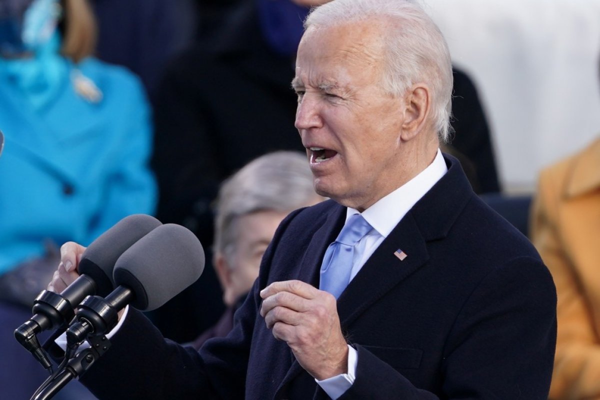 Aprovação de Biden atinge seu menor nível após retirada dos EUA no Afeganistão, diz pesquisa