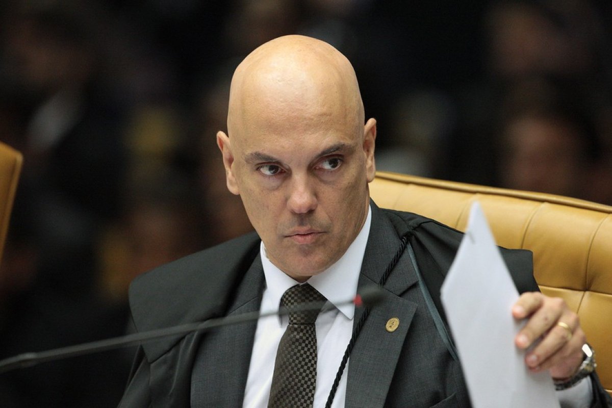 Alexandre de Moraes determina apreensão de celular de Renan da Silva Sena