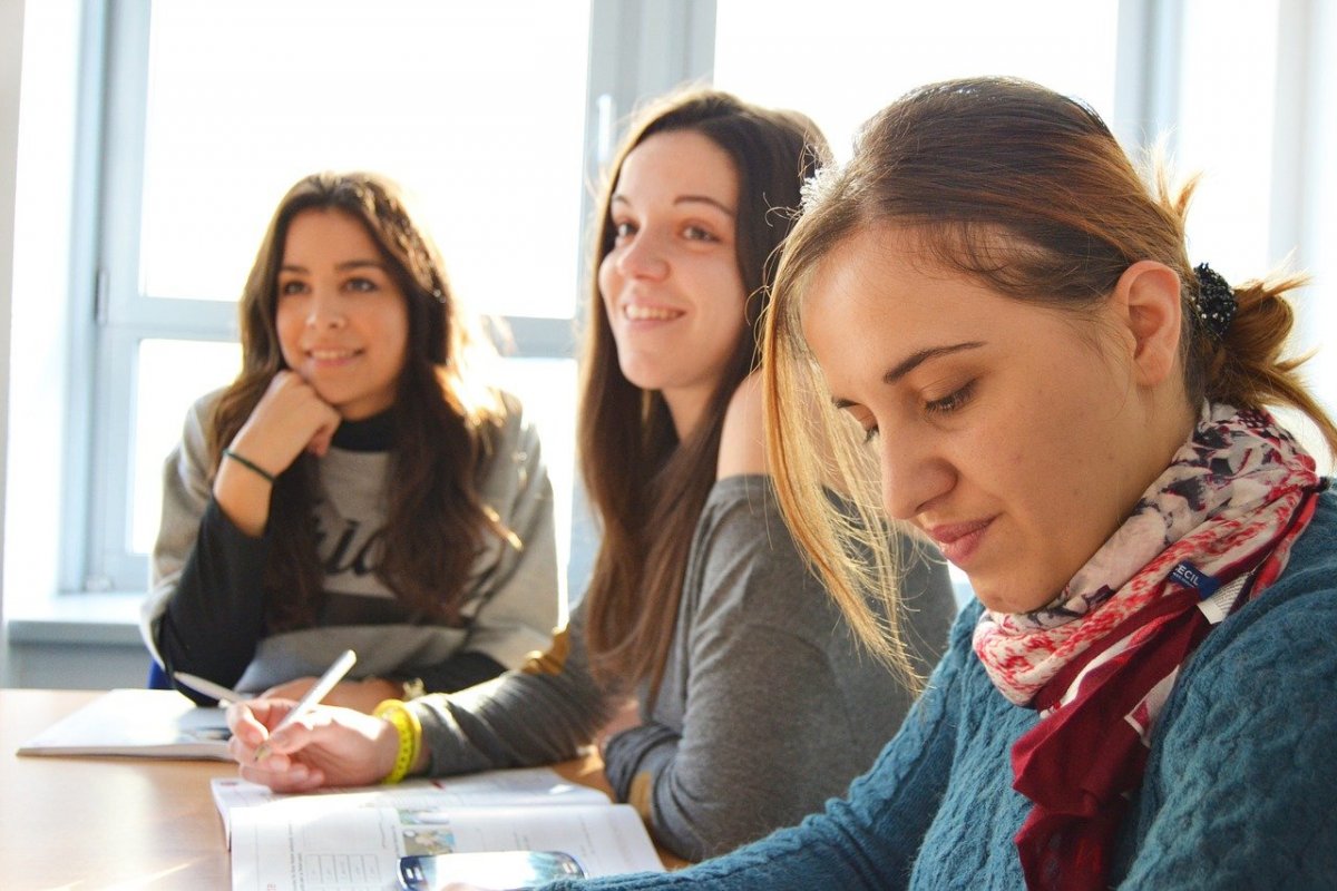 Dia do estagiário: 6 dicas para você se destacar no estágio e ter chance de efetivação