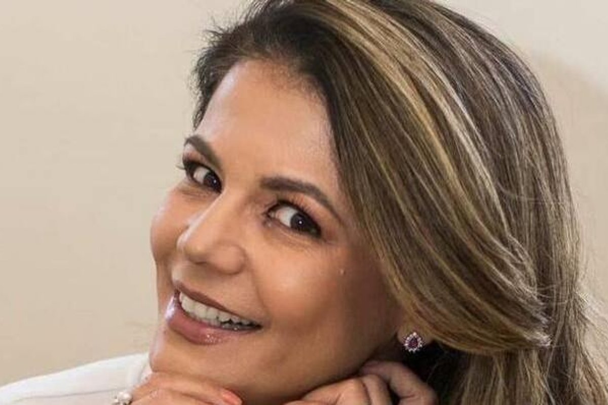 Aos 45 anos, Nívea Stelmann tira a papada e seguidores ficam impressionados