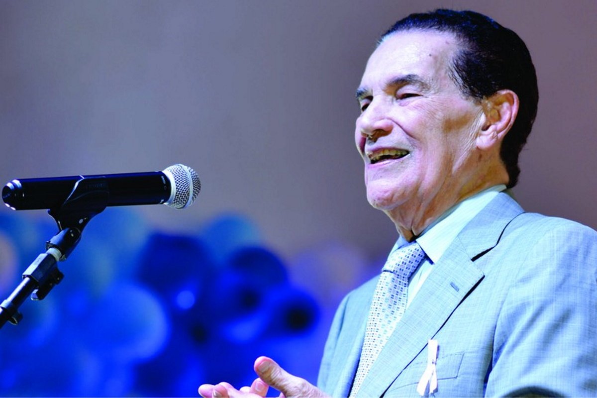 Médium Divaldo Franco passa por cirurgia nos rins e se recupera bem