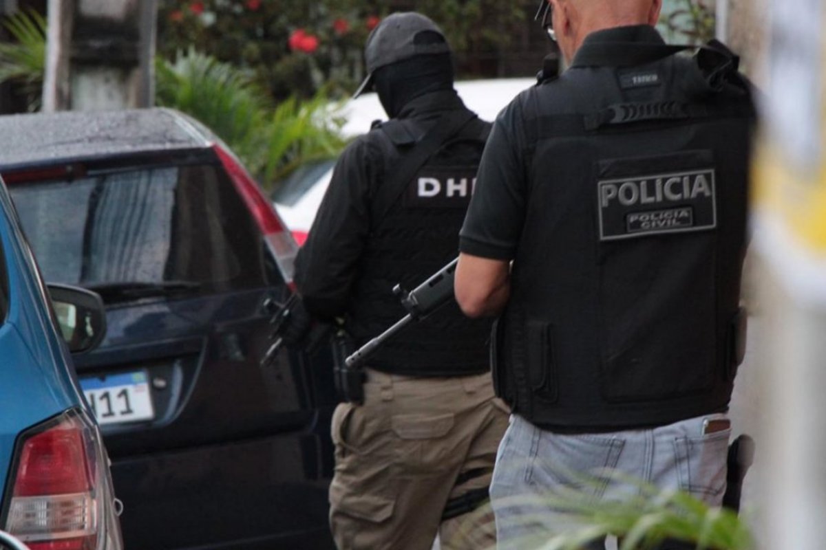 Preso suspeito de matar esposa na frente da filha no bairro de Itapuã, em Salvador