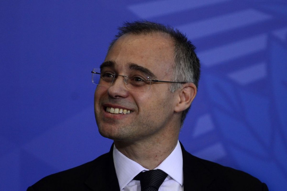 Senado envia à CCJ a indicação de André Mendonça ao STF