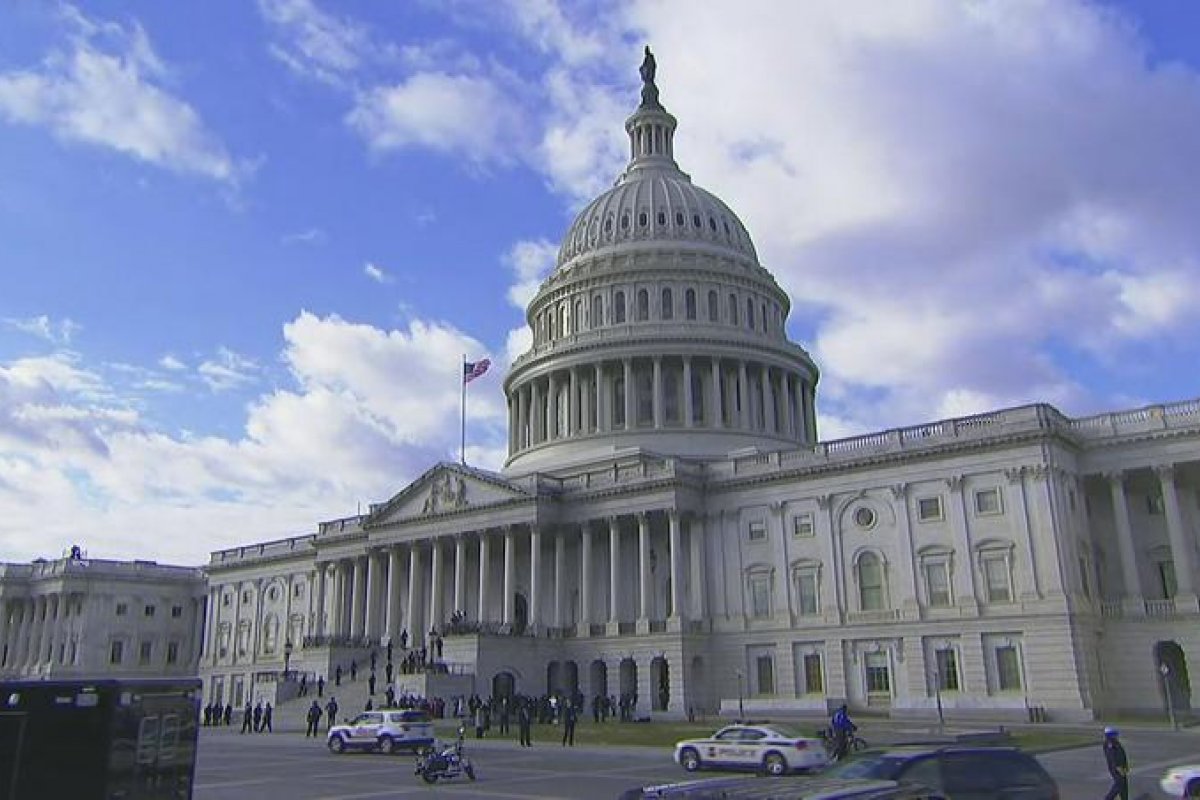 Suspeito de carregar explosivos nos EUA é detido pela polícia do Capitólio