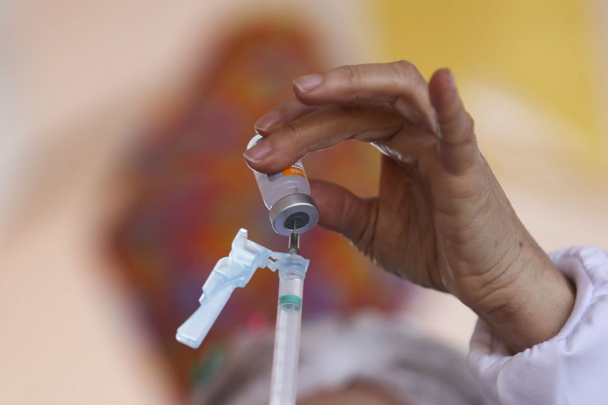 Governo Federal antecipa entrega de 3,9 milhões de vacinas contra a Covid-19