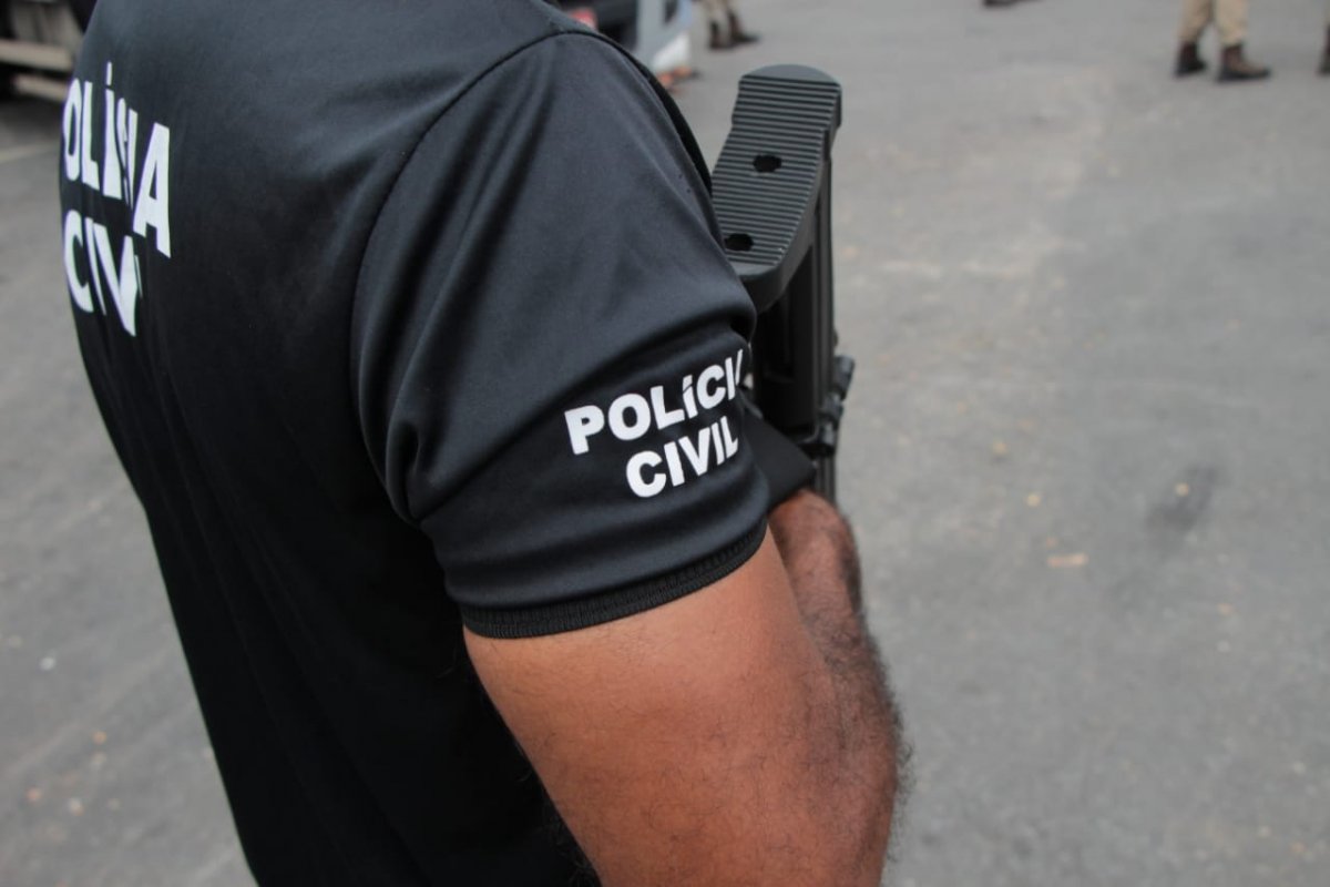 Polícia recupera carro roubado no Imbuí após poucas horas do roubo
