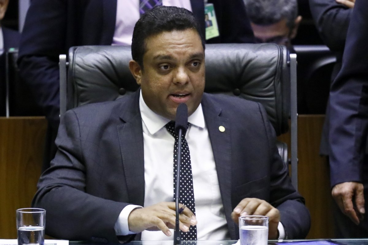 Vídeo: 'Não vou recuar um milímetro', diz Otoni de Paula, alvo de operação