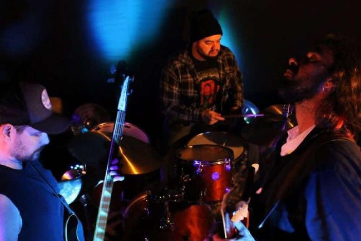 Ricardo Dezotti e Os Imortais lança novo single Sentir na Pele