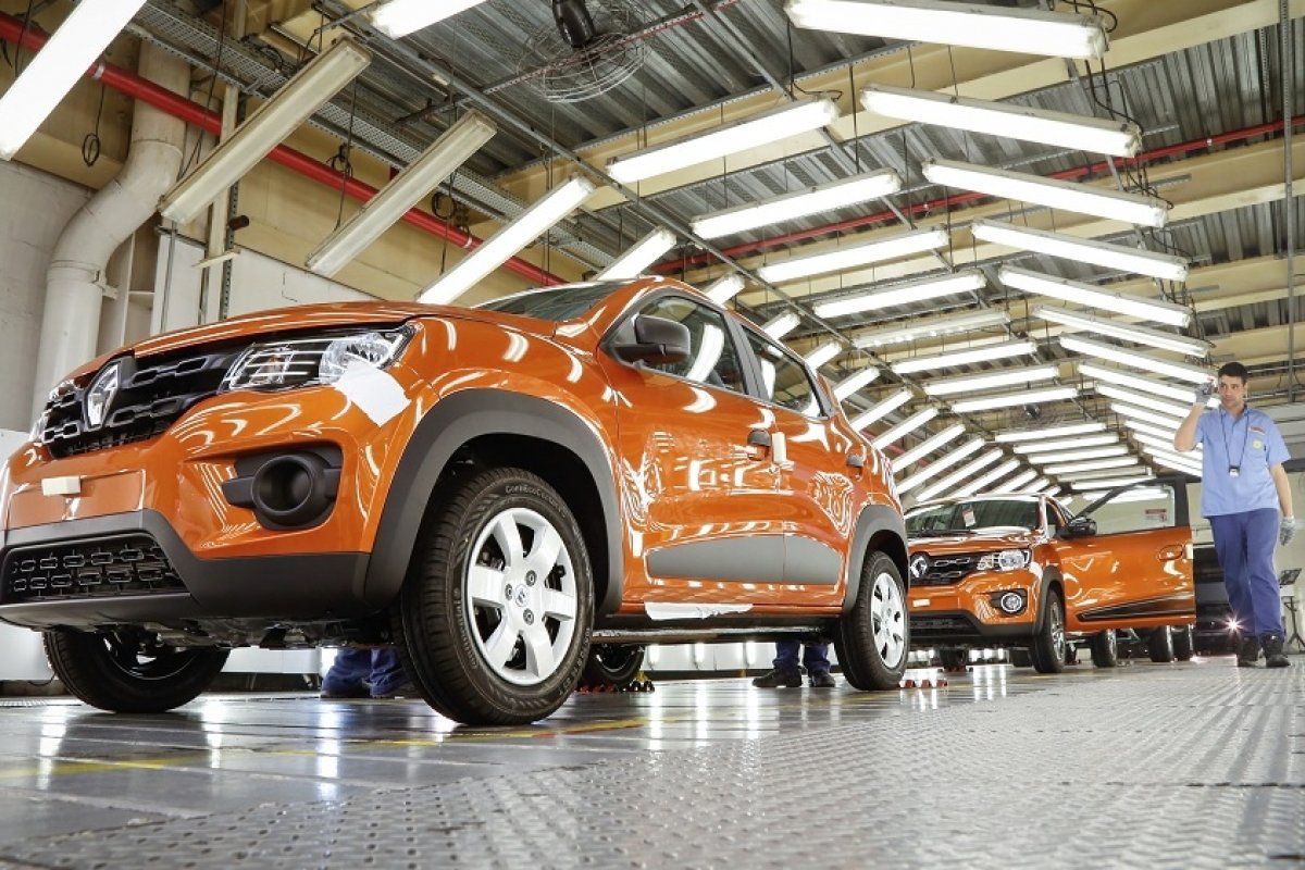 Renault adia retorno às atividades por falta de peças no Paraná