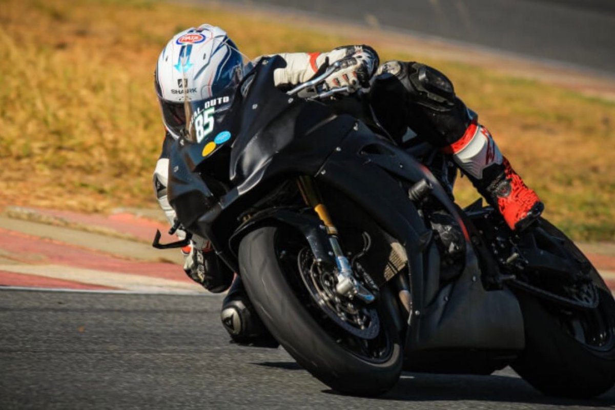 Baiano é líder do Campeonato Mineiro de Motovelocidade na categoria Sport