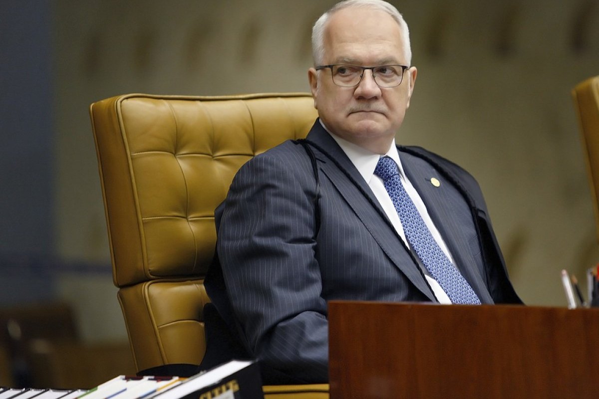Fachin será relator da ação de Bolsonaro para impedir abertura de inquéritos pelo STF