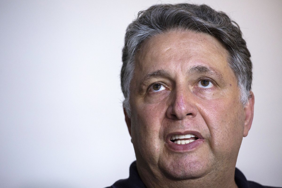 Policial é denunciado sob suspeita de praticar tortura contra ex-governador Garotinho na prisão