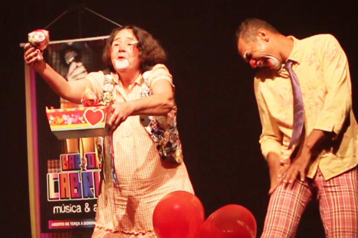 Em comemoração aos 10 anos, grupo teatral "Os Insênicos" lança site nesta sexta (20)