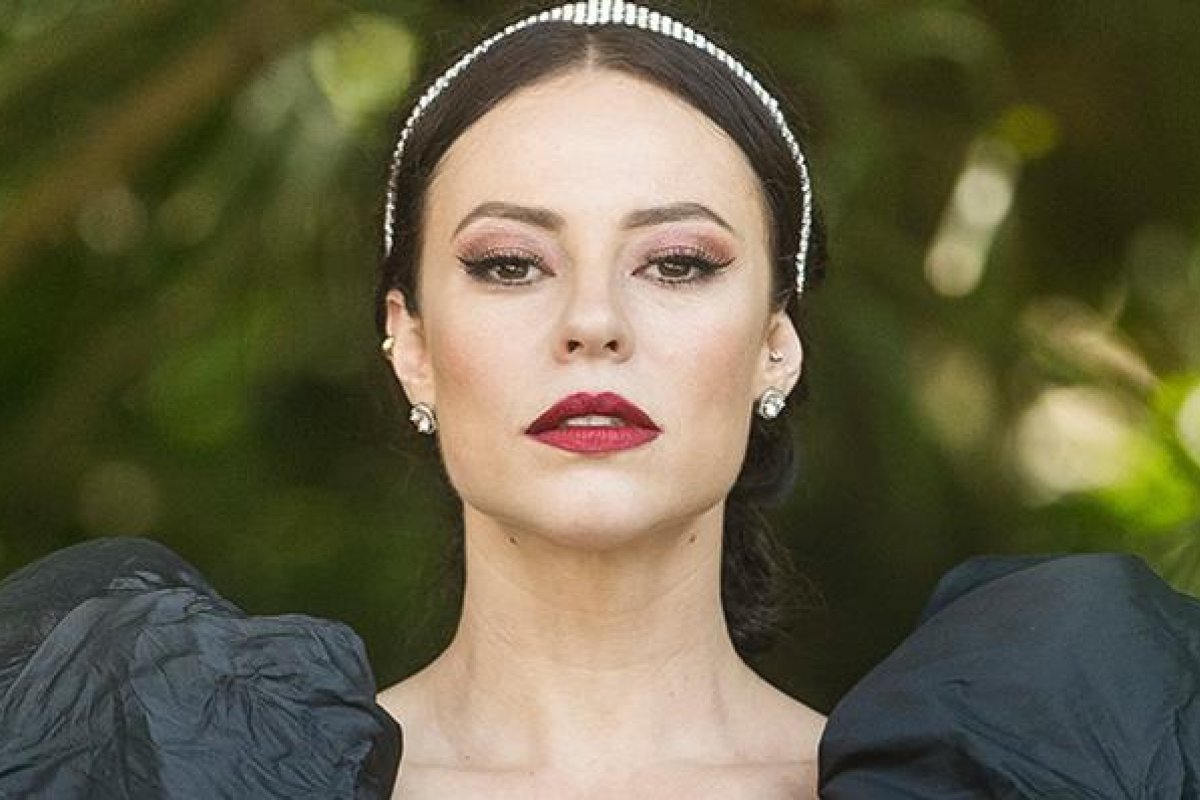 A Dona do Pedaço: Globo divulga vestido de casamento preto de Vivi Guedes