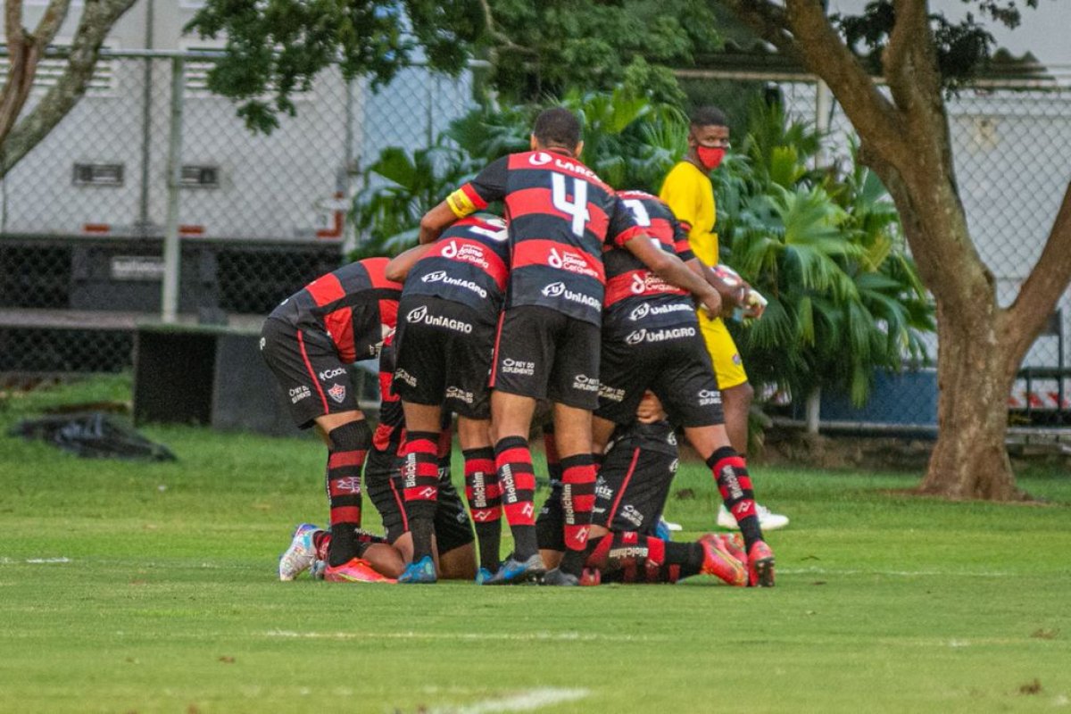 Vídeo: Com golaço de Soares, Vitória bate Guarani e volta a vencer após oito partidas na Série B