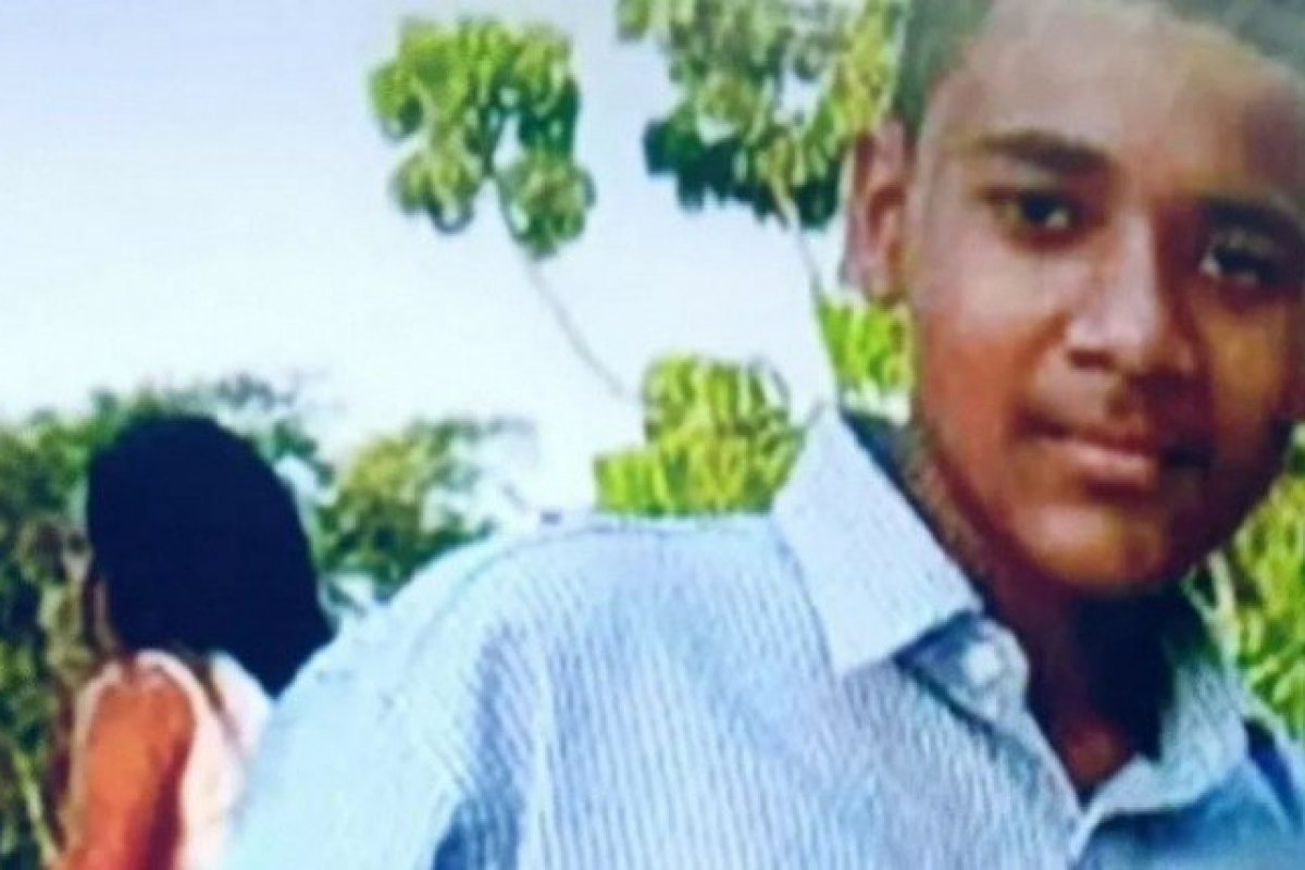 Corpo de jovem morto no Complexo do Salgueiro, RJ, será enterrado neste domingo