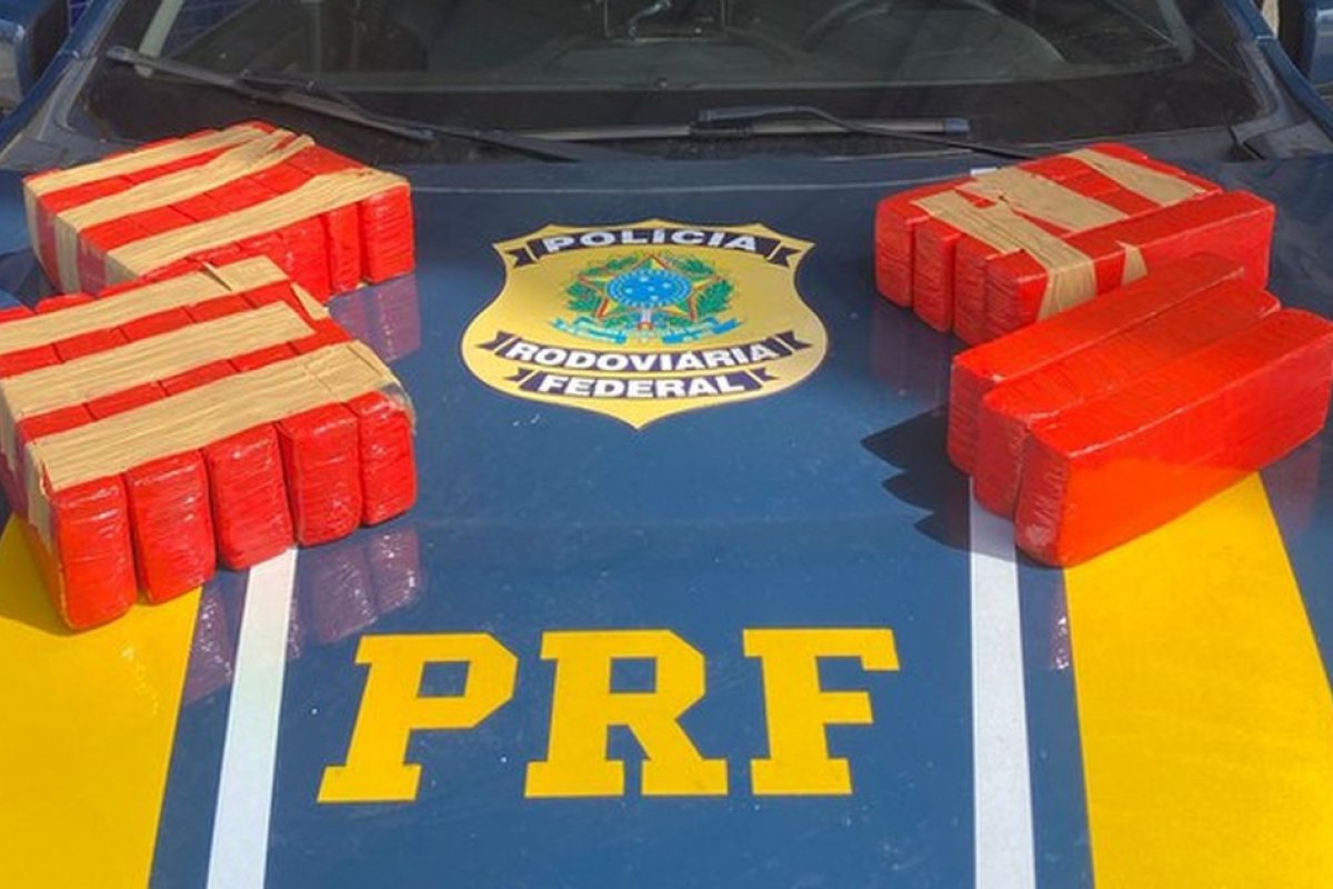 Quase 25 kg de maconha são apreendidos dentro de ônibus em Vitória da Conquista