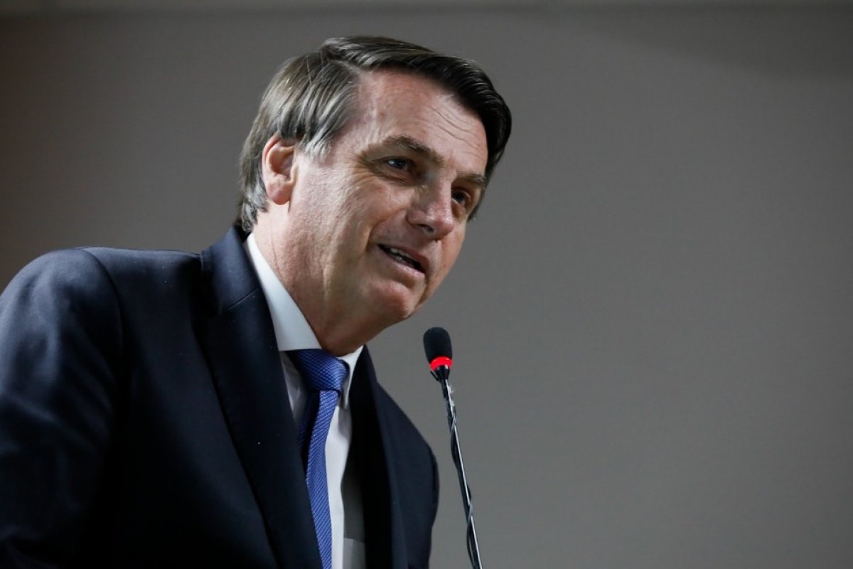 Bolsonaro diz que não pode 'aceitar passivamente isso' sobre prisões de Roberto Jefferson e Daniel Silveira