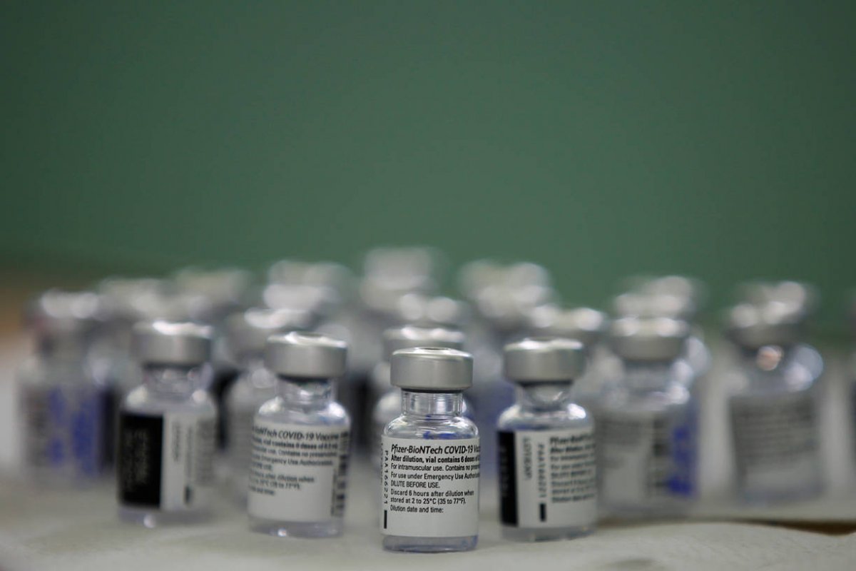 EUA aprova definitivamente a Pfizer contra a Covid-19 em adolescentes