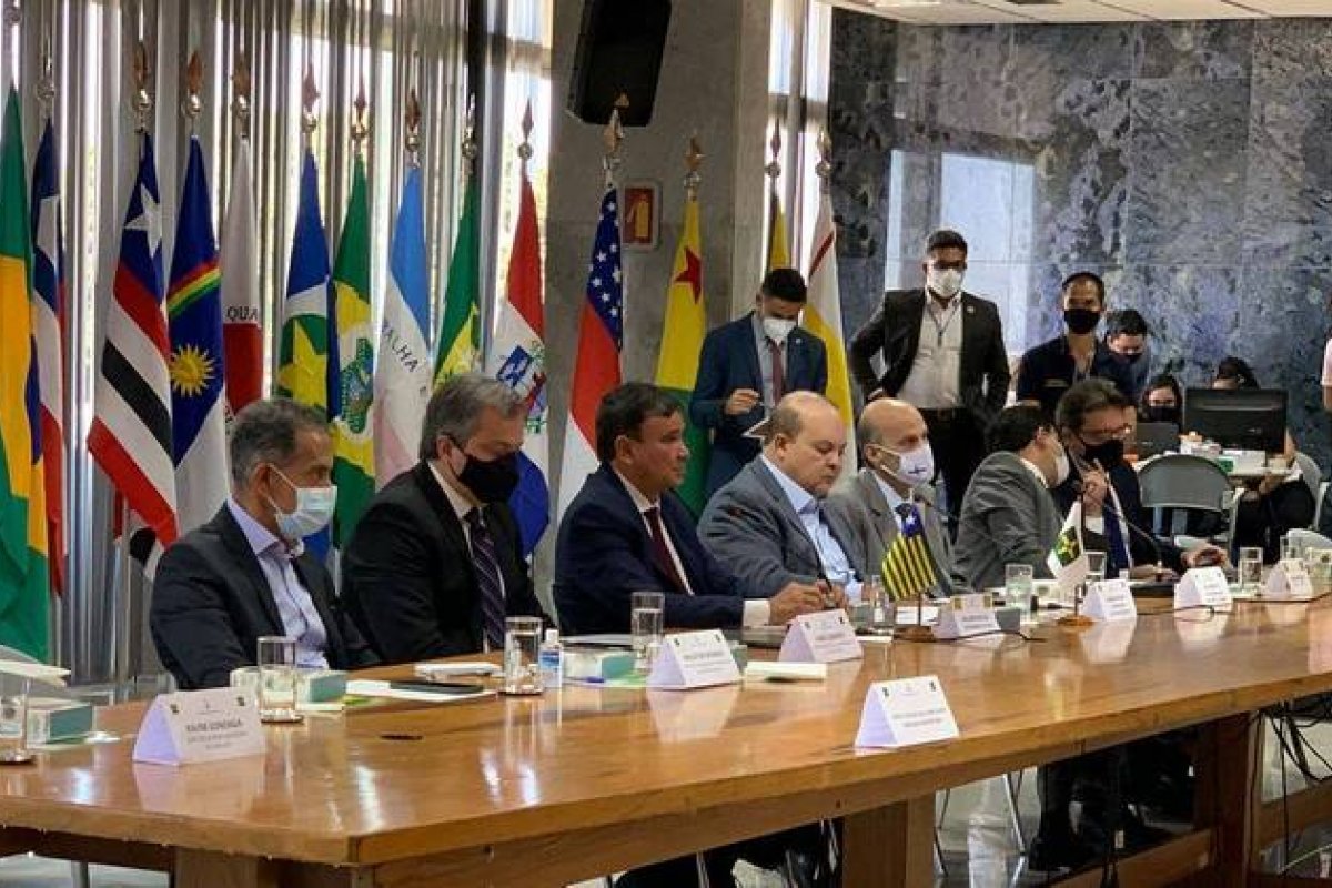 Em Brasília, governadores articulam 'pacto pela democracia'