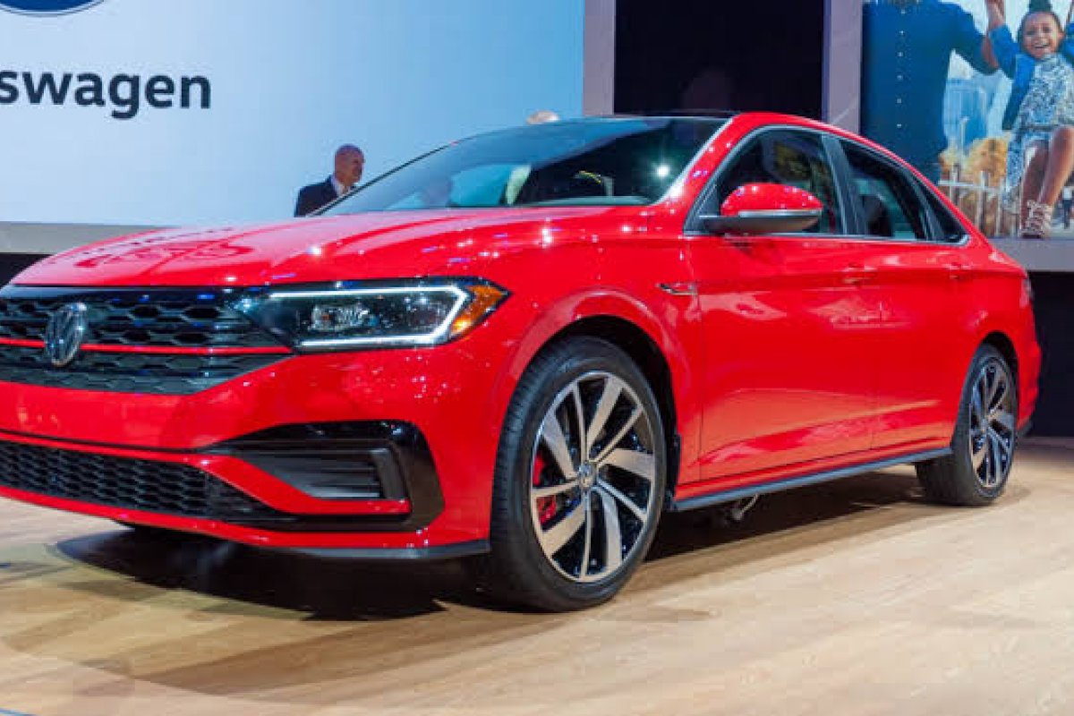 Volkswagen Jetta ganha mudanças na linha 2022 nos EUA