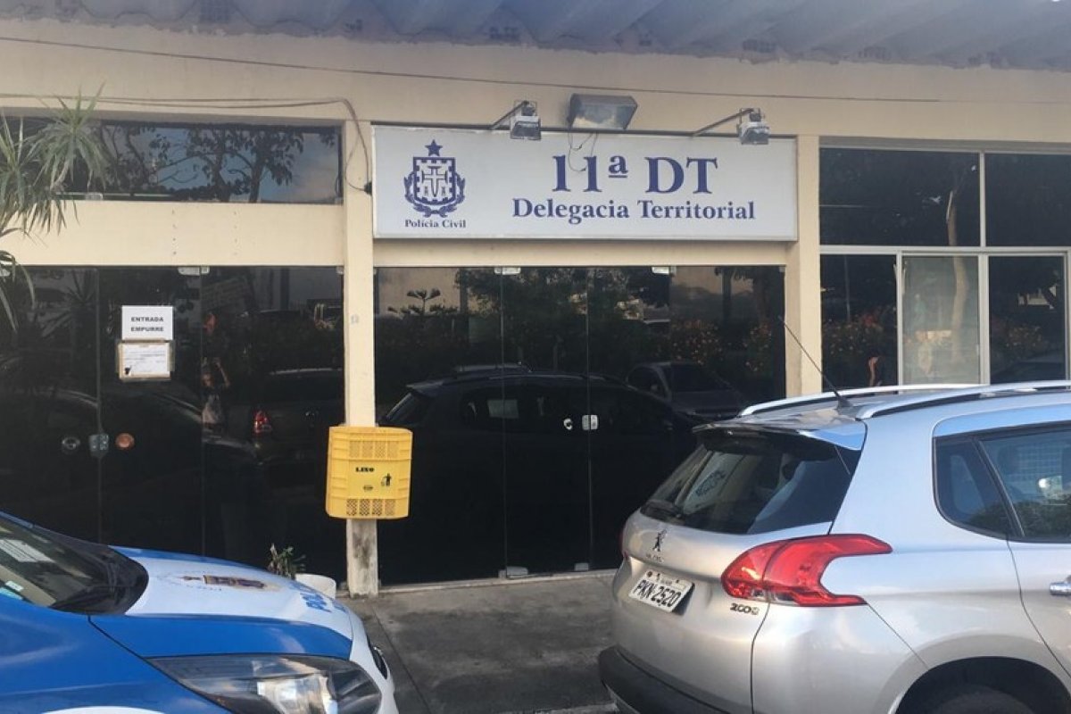 Após desentendimento, homem invade casa em Salvador e ataca duas pessoas a golpes de facão