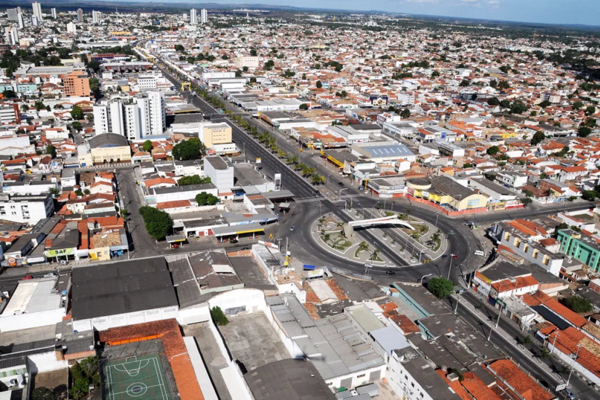 Feira de Santana: Governo da Bahia quer viabilizar aeroporto de carga