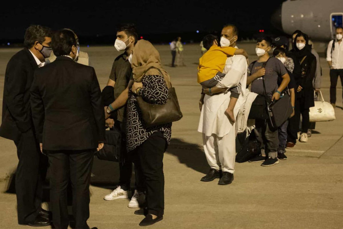 Espanha, Itália e Alemanha vão ajudar EUA a retirar 15 mil afegãos