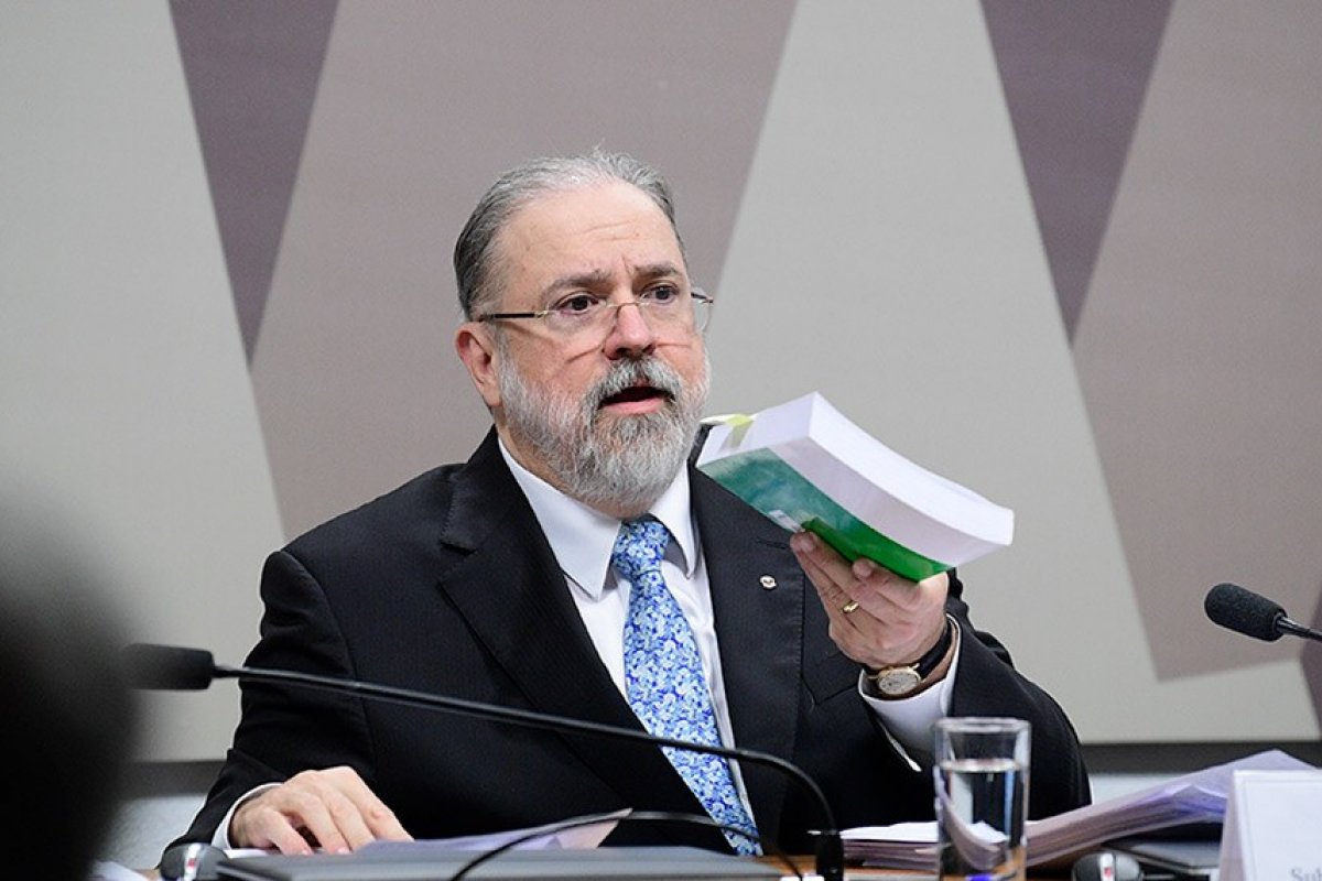 Sabatina: 'Culminou em uma série de irregularidades', diz Aras ao criticar Operação Lava-Jato
