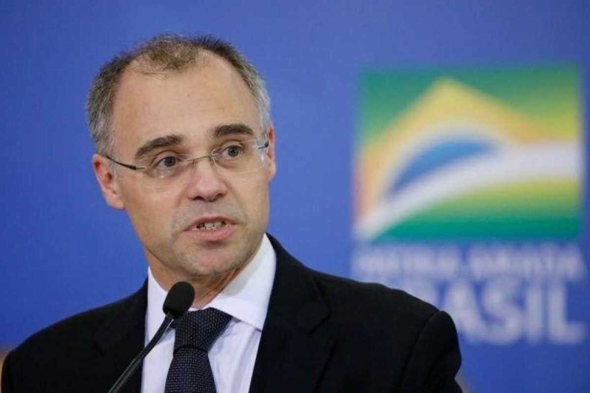 Pacheco desconversa sobre convocação de Mendonça