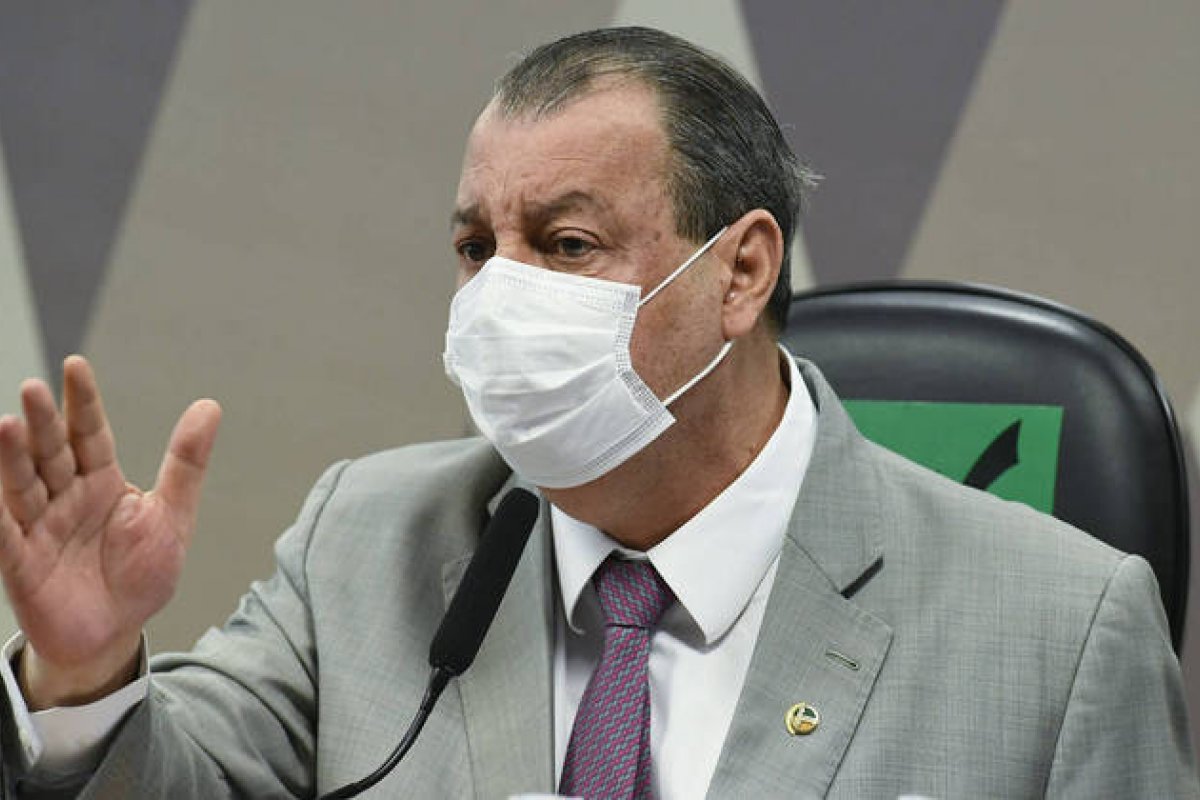 Omar Aziz libera acesso a documentos da CPI da Pandemia