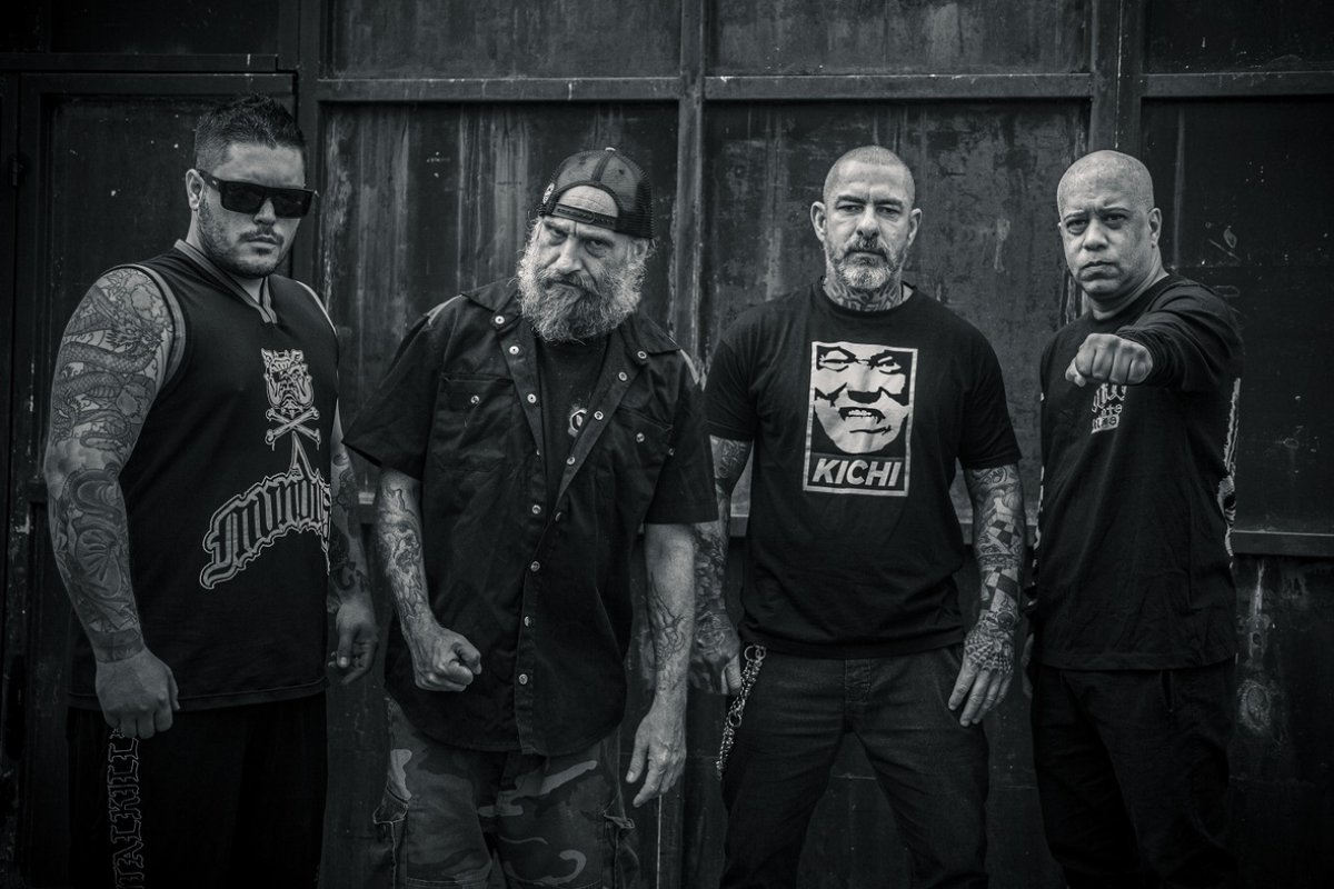 Banda de Henrique Fogaça, Oitão, anuncia novo baterista