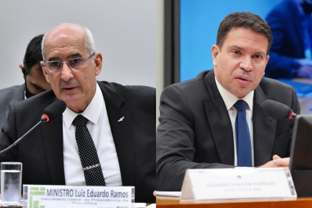 PF intima Ramos e Ramagem para depor sobre live de Bolsonaro contra urnas eletrônicas