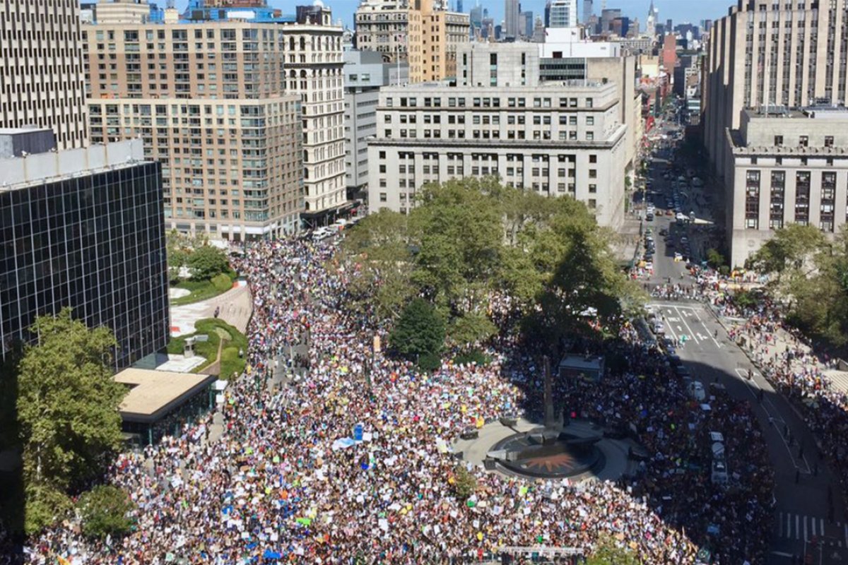 Crianças, jovens e adultos de 150 países defendem o meio ambiente