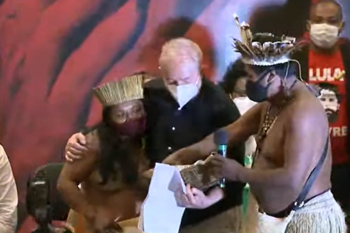 Lula se encontra com representantes de movimentos sociais na Bahia em reunião na ALBA