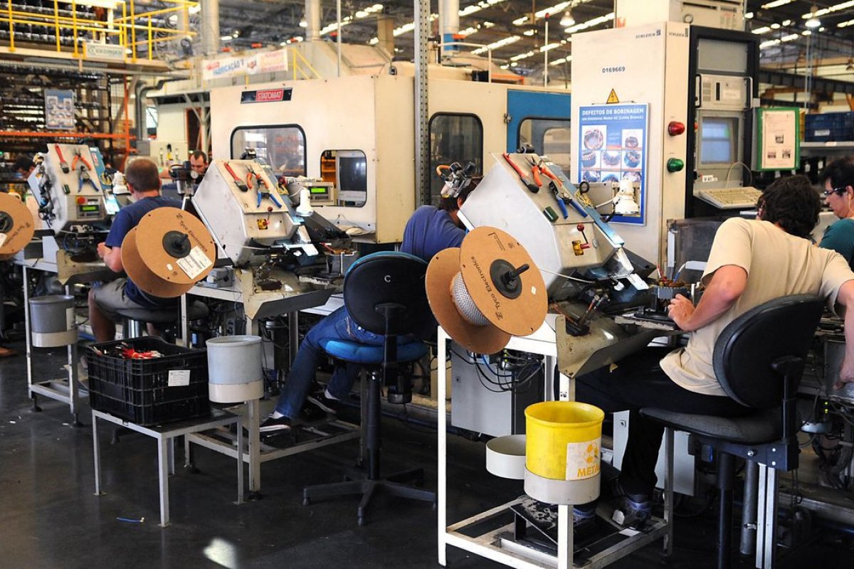 Faturamento da indústria de máquinas registra aumento no mês de julho