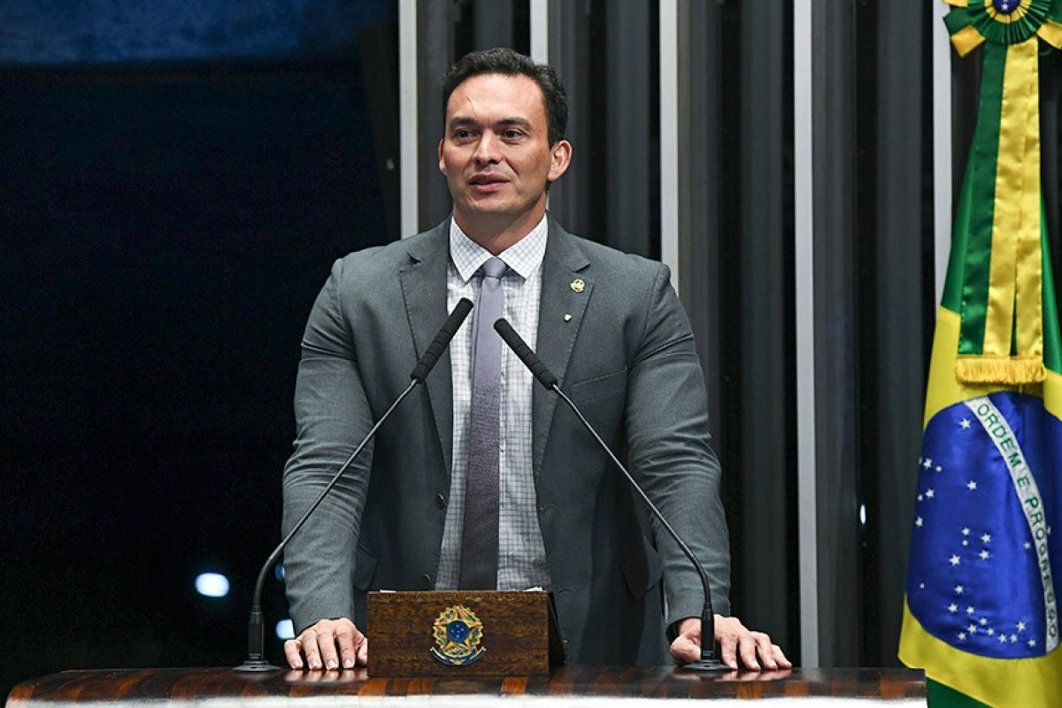 STF autoriza inquérito para apurar declaração de senador sobre ferimentos de Joice