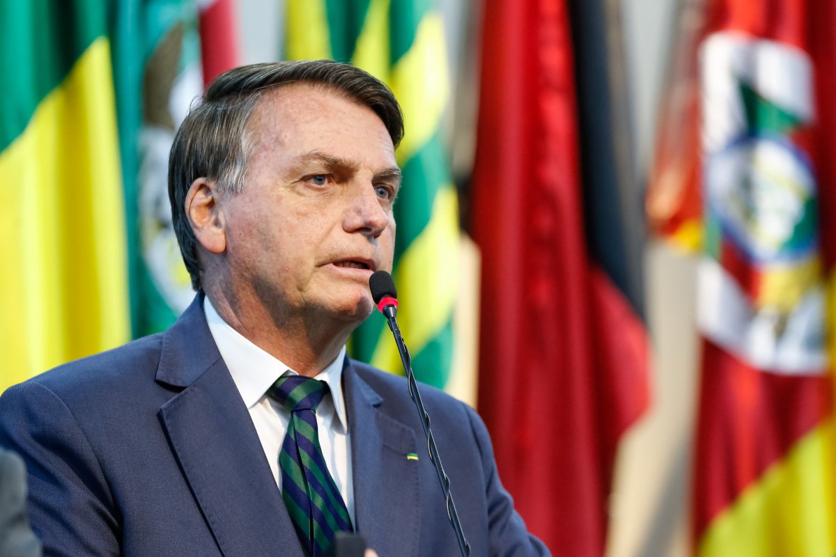 "Não sabem o que estão fazendo ali", diz Bolsonaro sobre indígenas acampados em Brasília