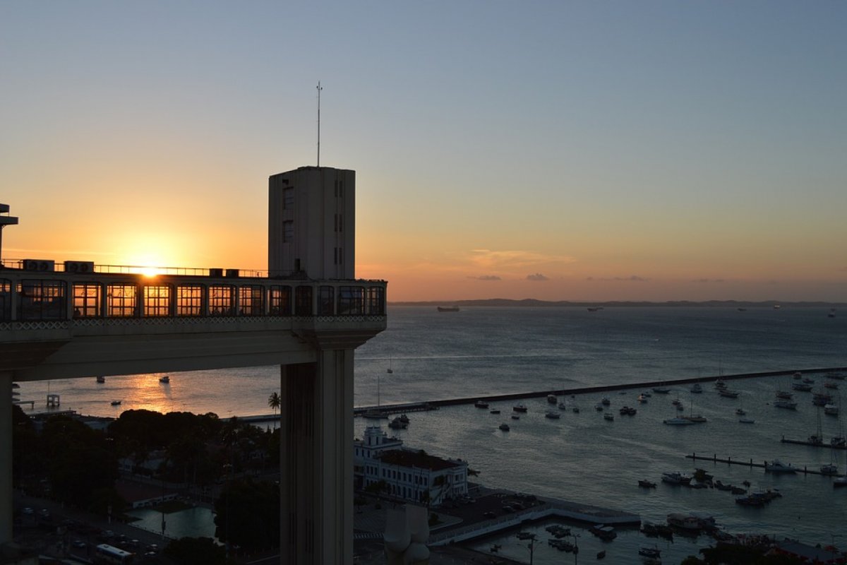 Elevador Lacerda receberá iluminação especial neste domingo (22)