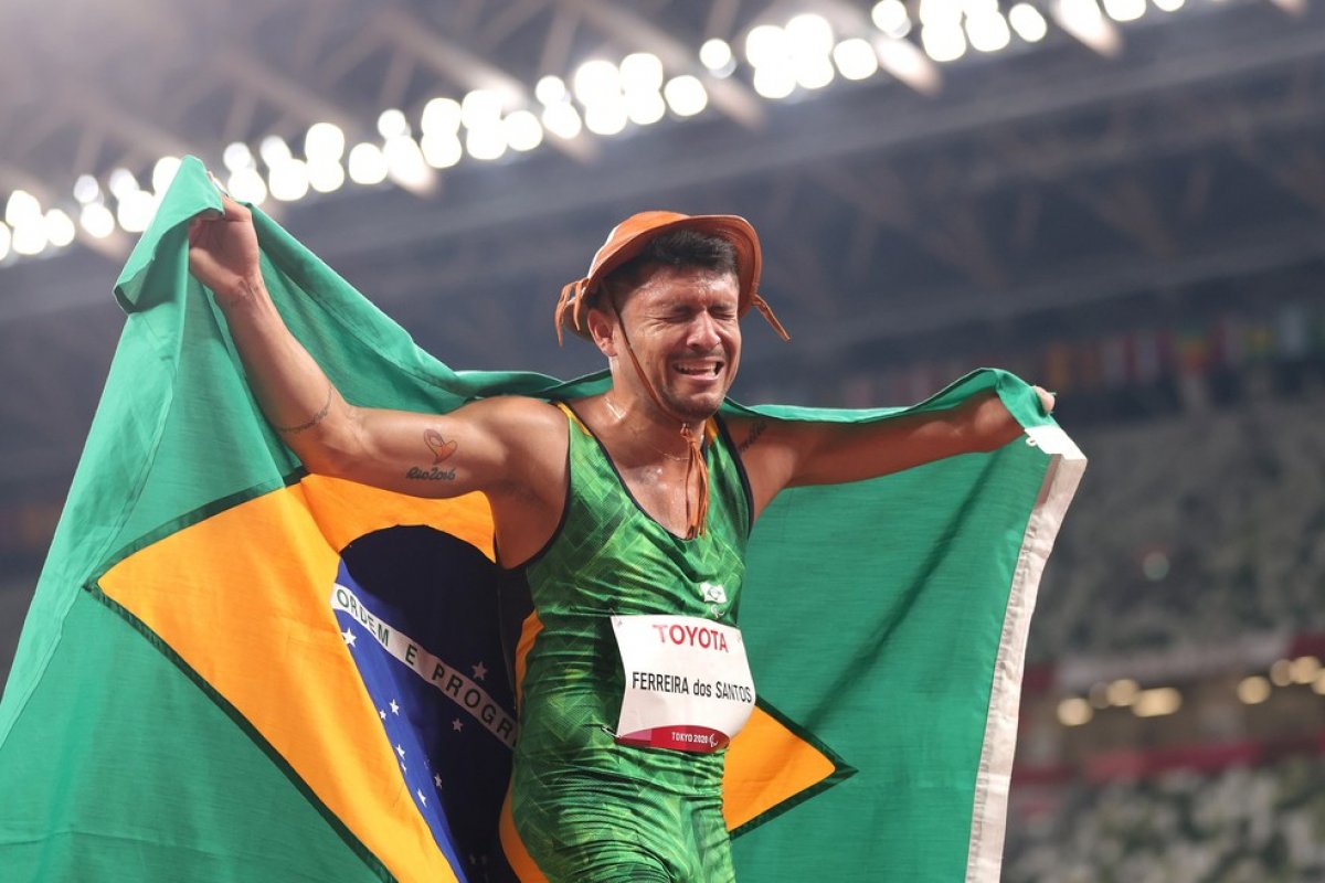 Paralimpíadas: Petrúcio Ferreira é ouro nos 100m com melhor tempo da história