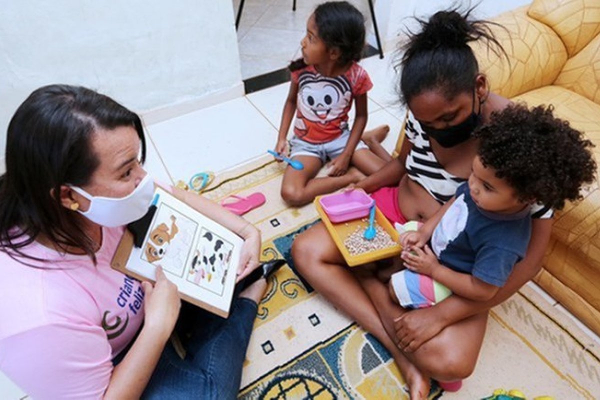 Programa Criança Feliz atinge marca de mais de 50 milhões de visitas domiciliares