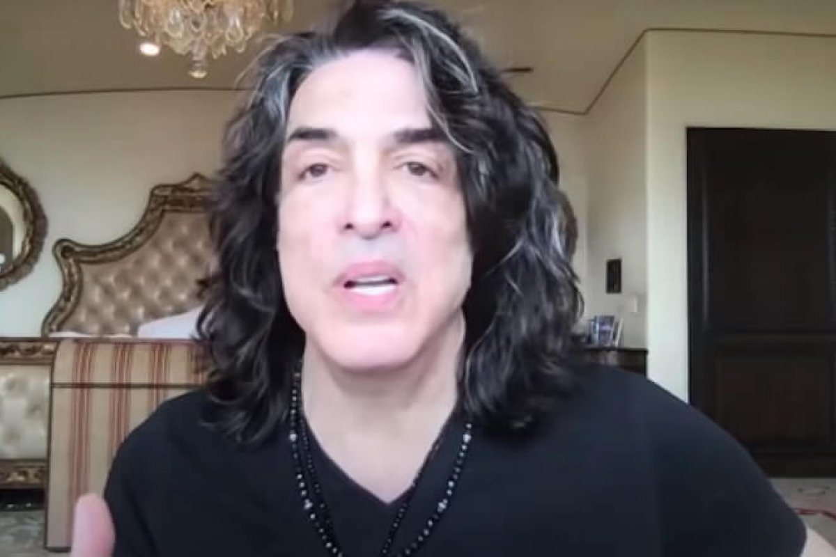 Guitarrista da banda Kiss nega ataque cardíaco e tranquiliza fãs