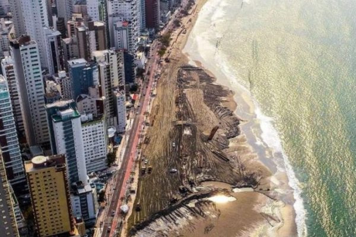 Alargamento da praia em Balneário Camboriú causa polêmica