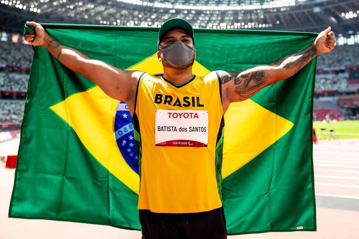 Claudiney dos Santos é bicampeão paralímpico no lançamento de disco